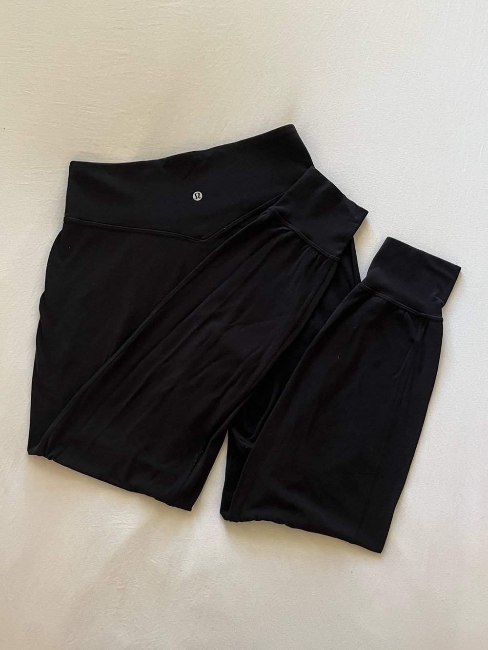 LULULEMON Women’s Black Joggers Size 6